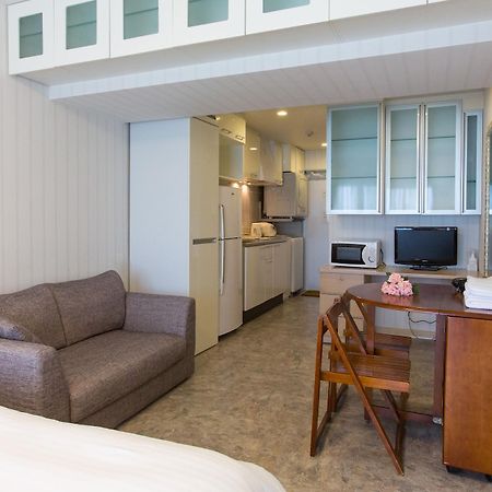 Beachside Condominium Chatan Exterior foto