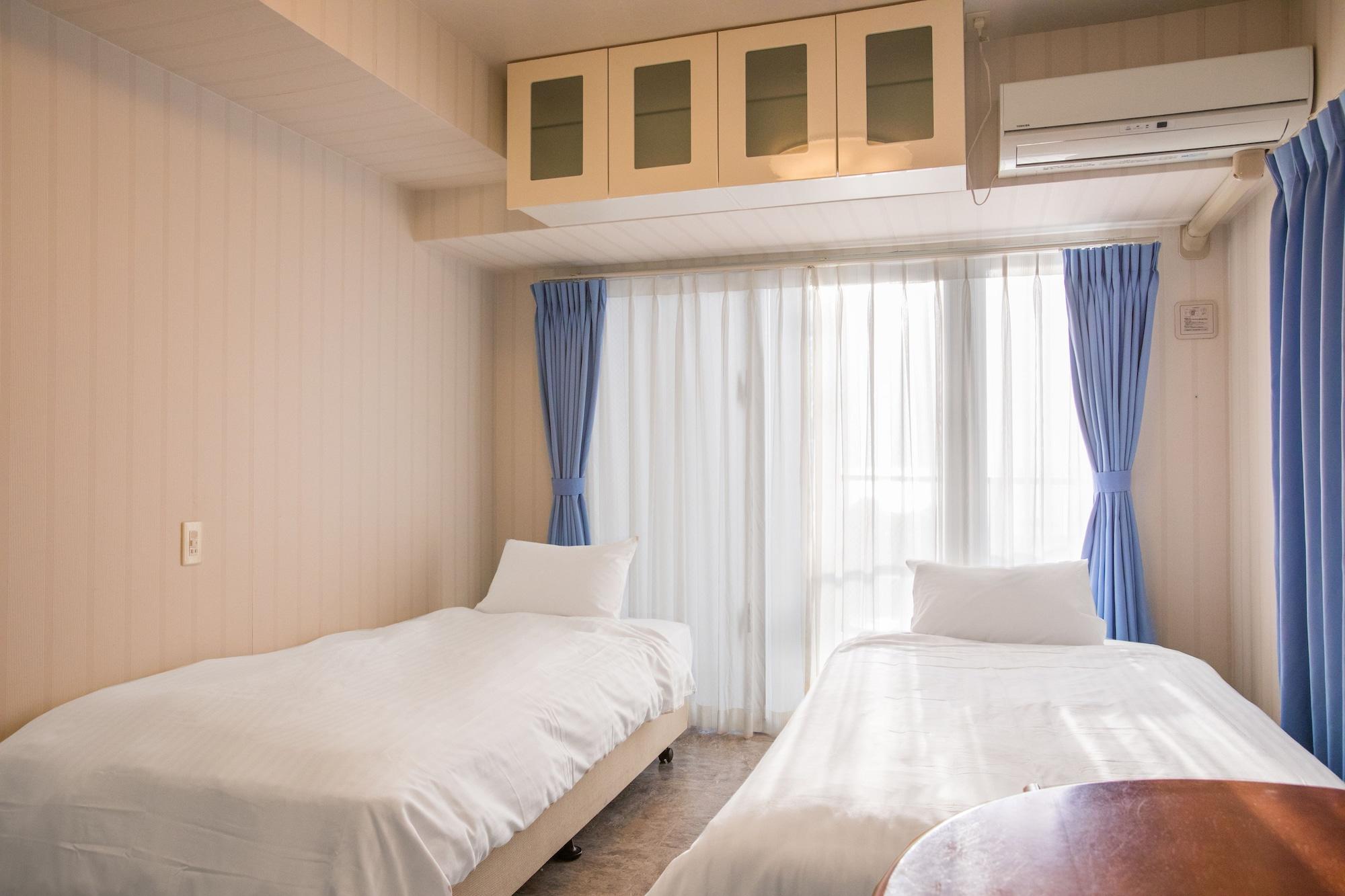 Beachside Condominium Chatan Exterior foto