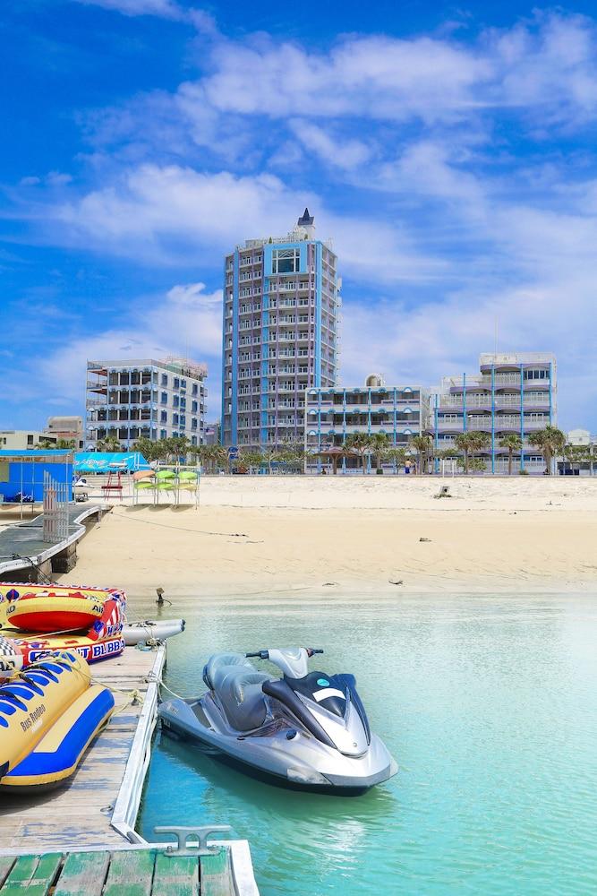 Beachside Condominium Chatan Exterior foto