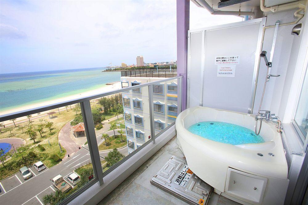 Beachside Condominium Chatan Exterior foto