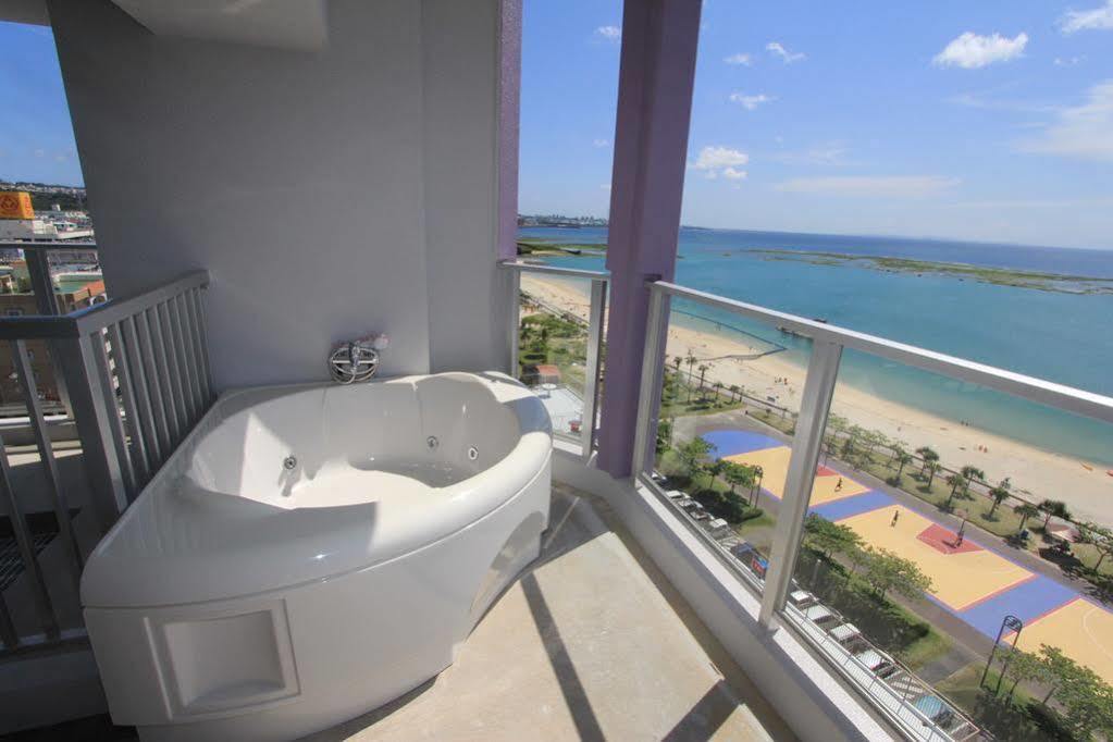 Beachside Condominium Chatan Exterior foto
