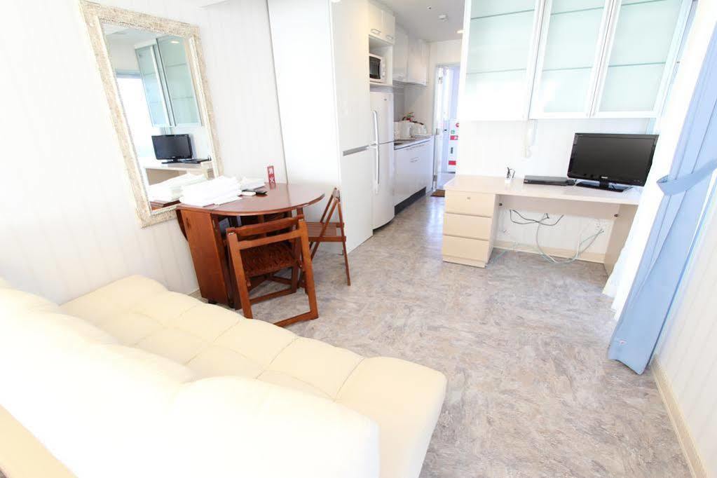Beachside Condominium Chatan Exterior foto