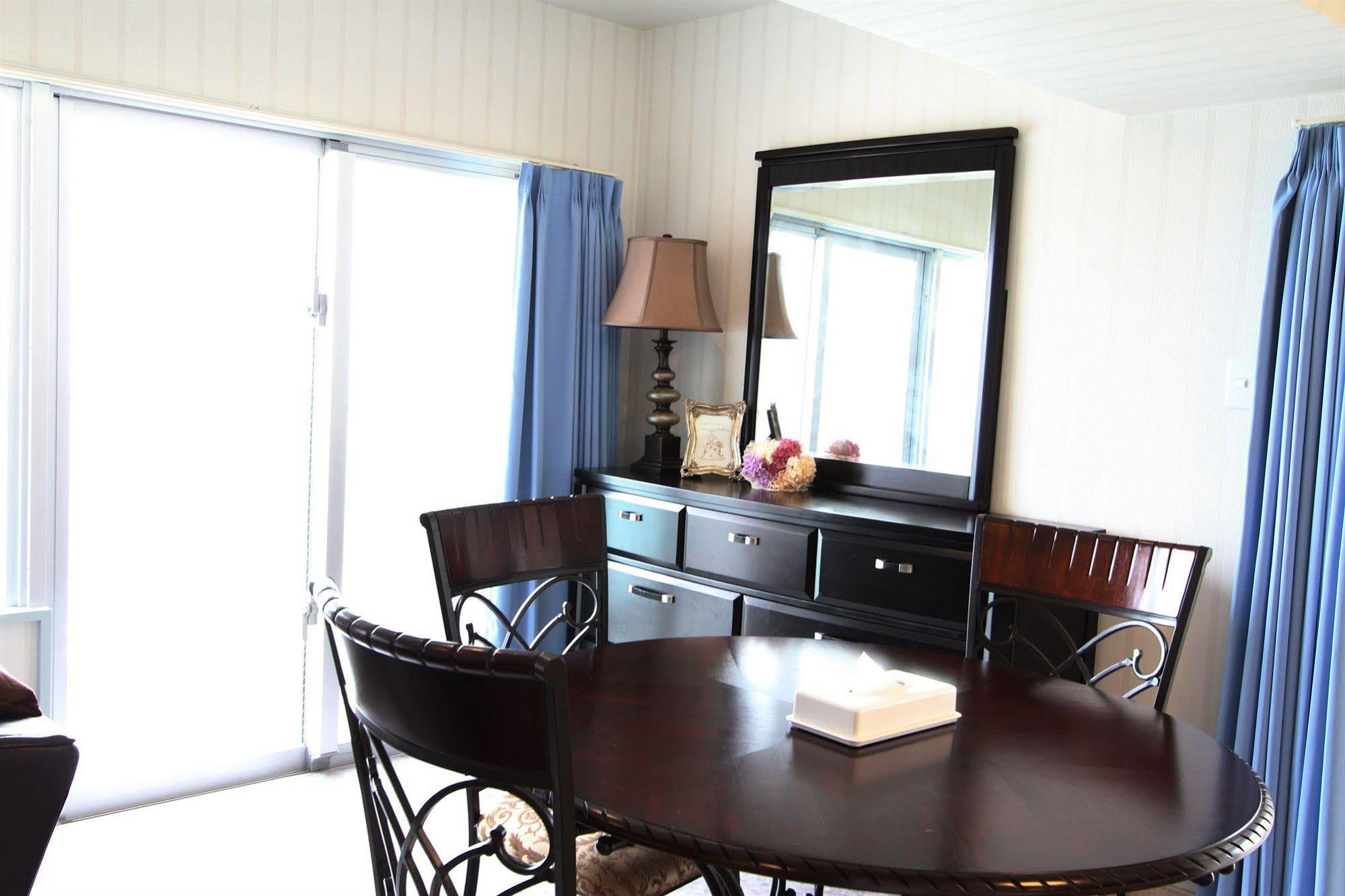 Beachside Condominium Chatan Exterior foto