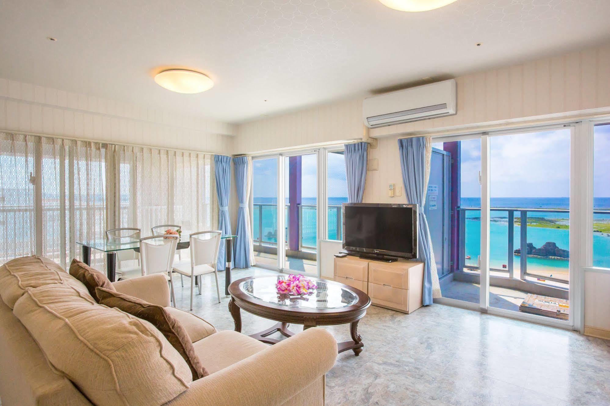 Beachside Condominium Chatan Exterior foto