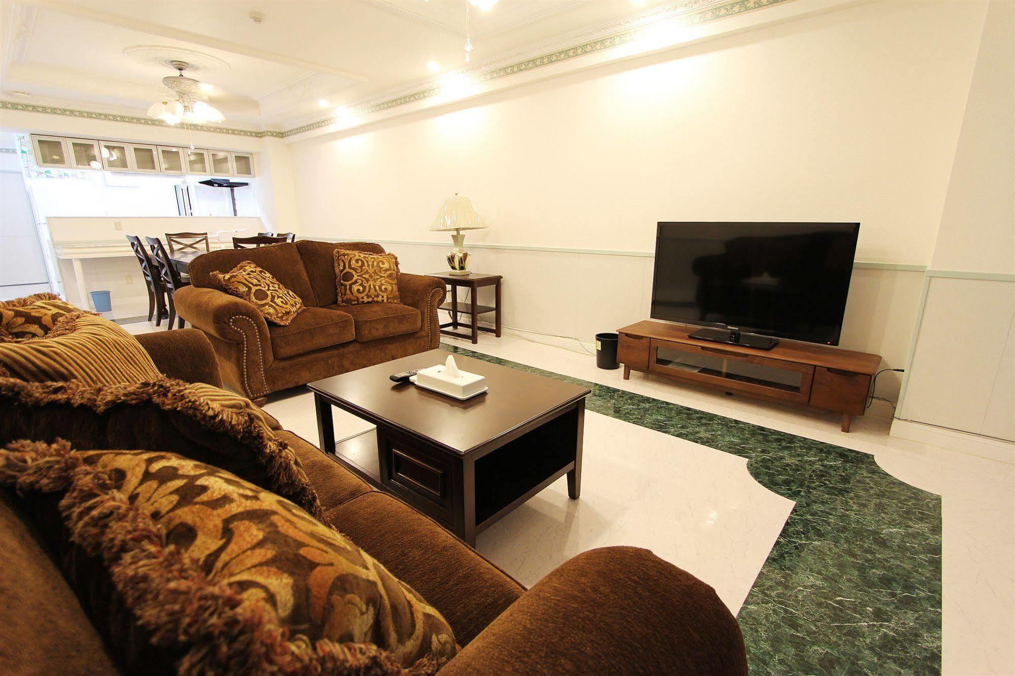 Beachside Condominium Chatan Exterior foto