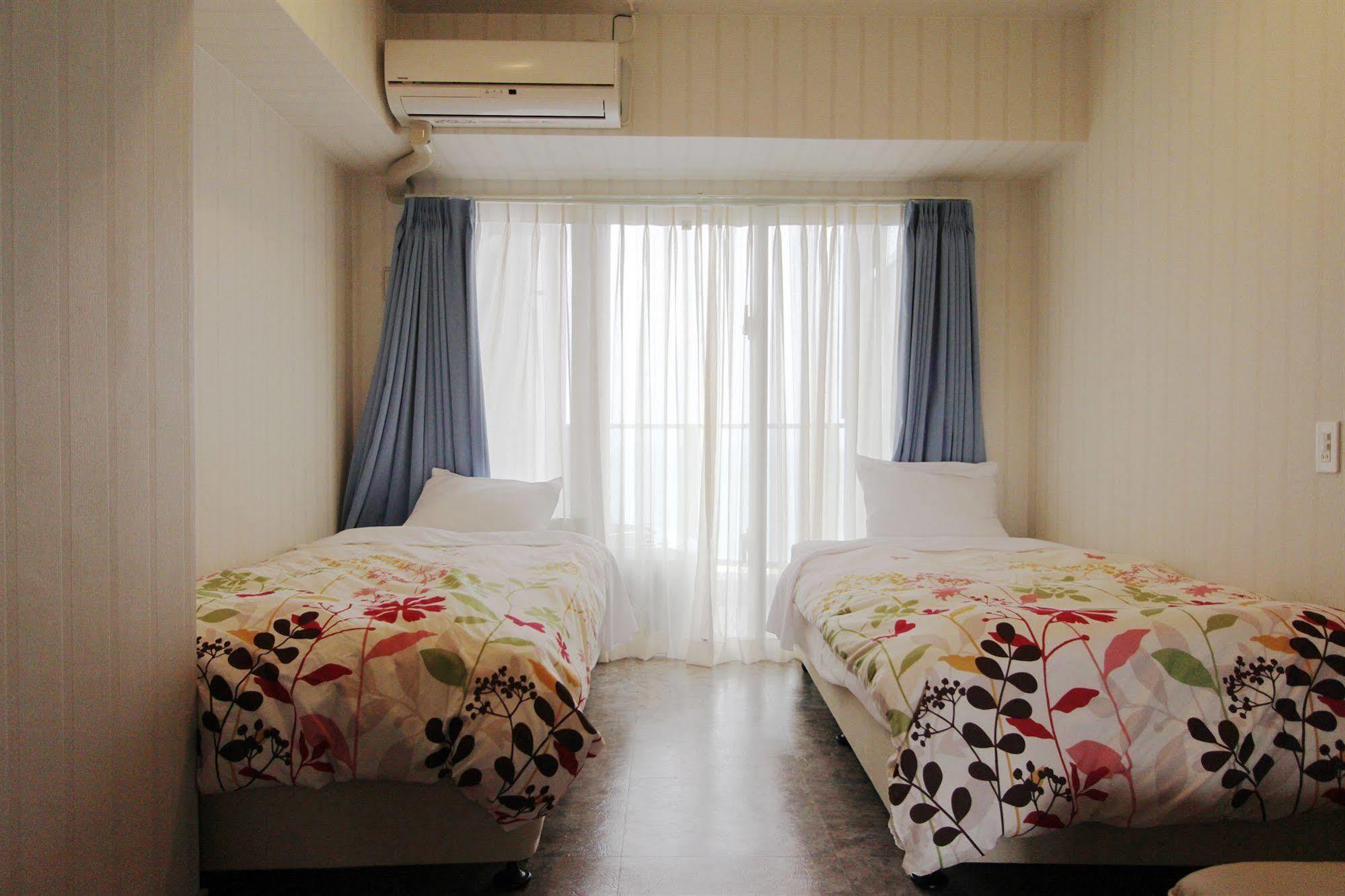 Beachside Condominium Chatan Exterior foto