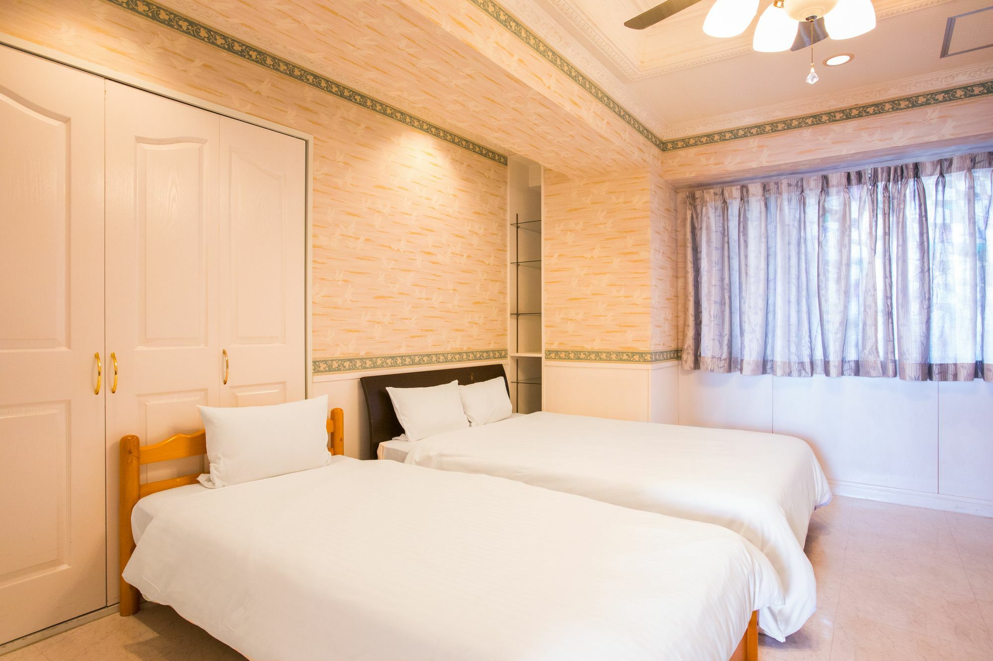Beachside Condominium Chatan Exterior foto