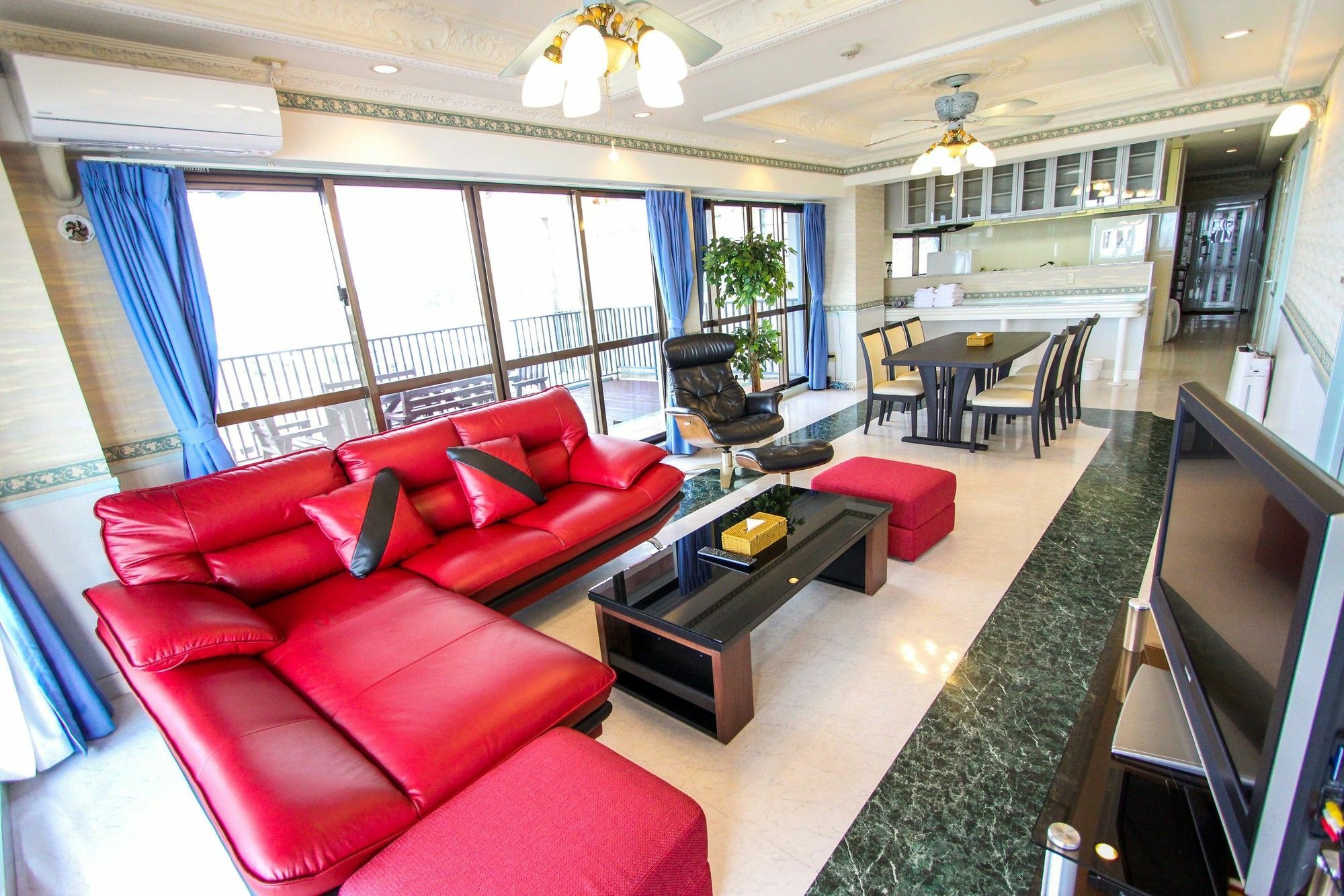 Beachside Condominium Chatan Exterior foto